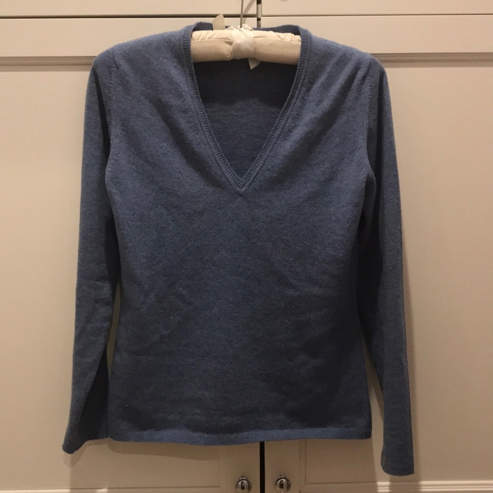 Johnstons of Elgin cashmere blue v neck sweater